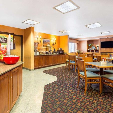 Ramada By Wyndham Kent Seattle Area Hotell Eksteriør bilde