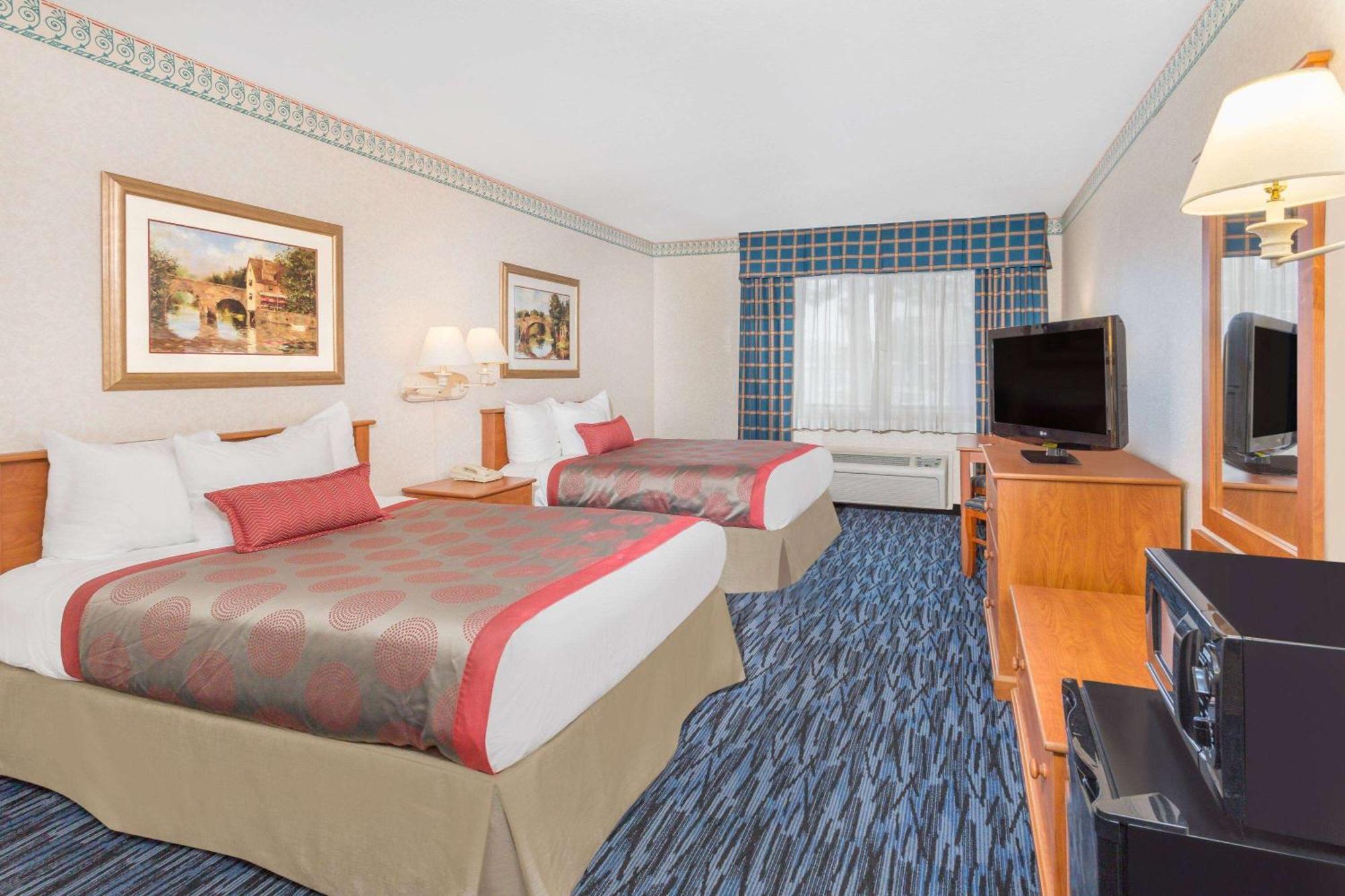 Ramada By Wyndham Kent Seattle Area Hotell Eksteriør bilde