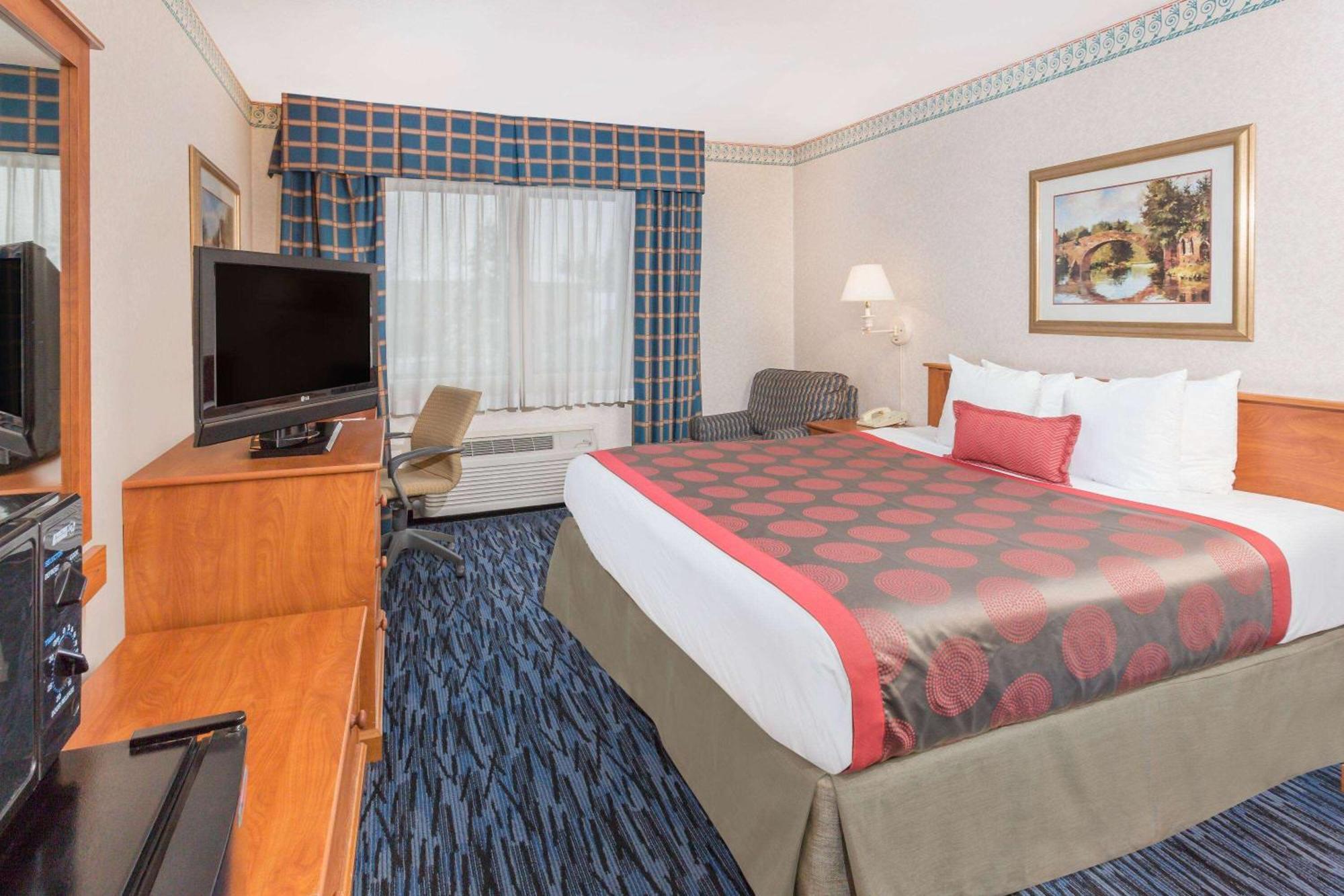 Ramada By Wyndham Kent Seattle Area Hotell Eksteriør bilde