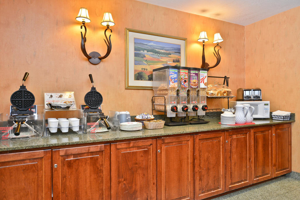 Ramada By Wyndham Kent Seattle Area Hotell Eksteriør bilde